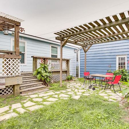 Galveston Cottage About 1 Mi To Beach Pet Friendly! Eksteriør billede