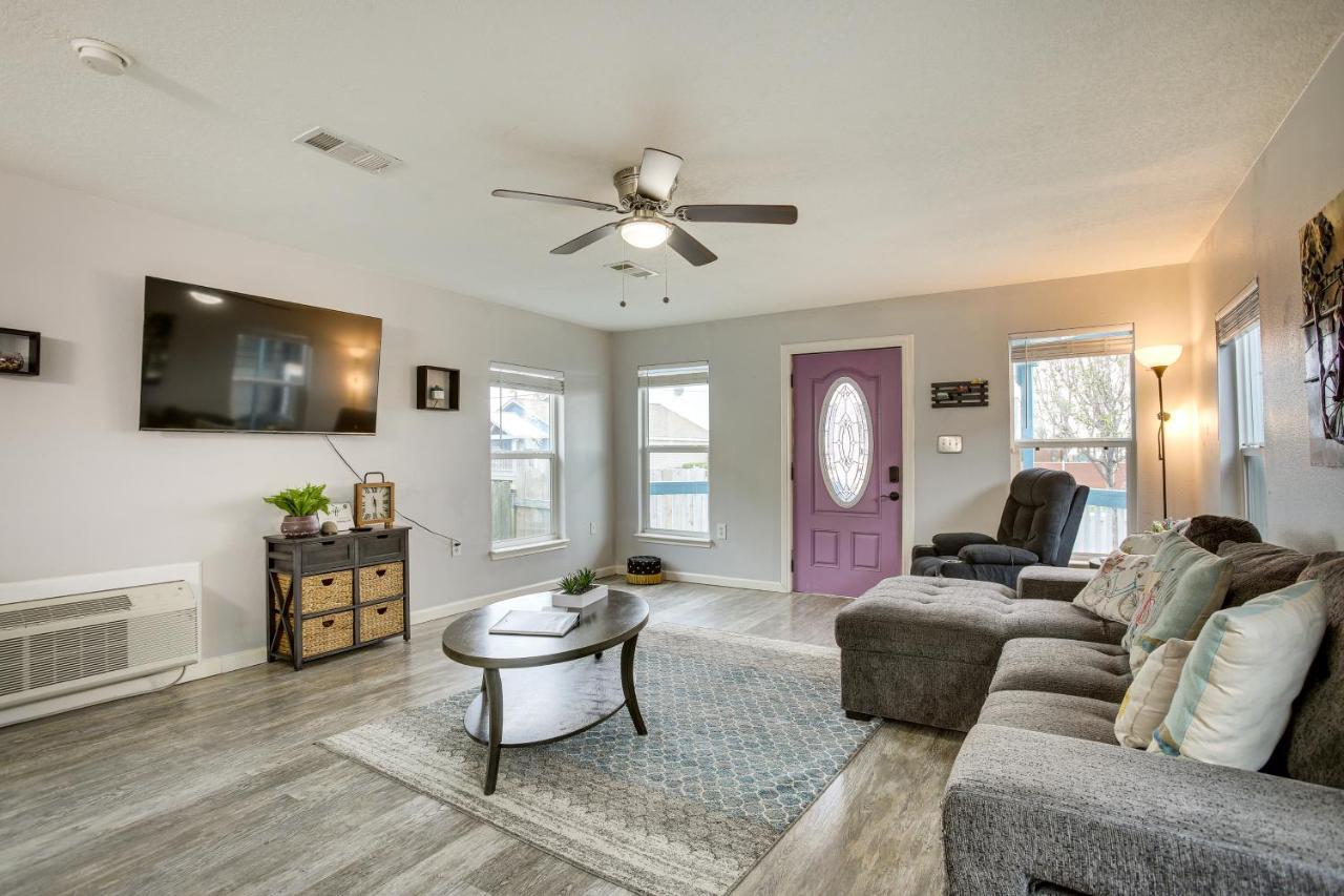 Galveston Cottage About 1 Mi To Beach Pet Friendly! Eksteriør billede
