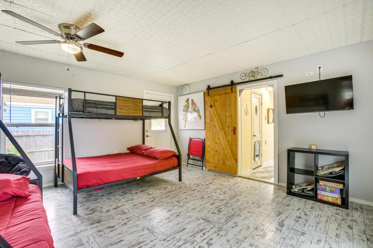 Galveston Cottage About 1 Mi To Beach Pet Friendly! Eksteriør billede