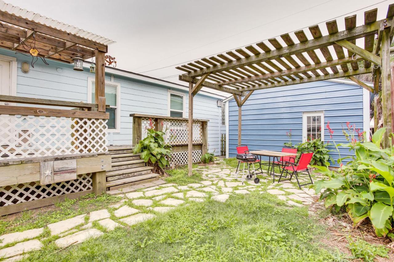 Galveston Cottage About 1 Mi To Beach Pet Friendly! Eksteriør billede