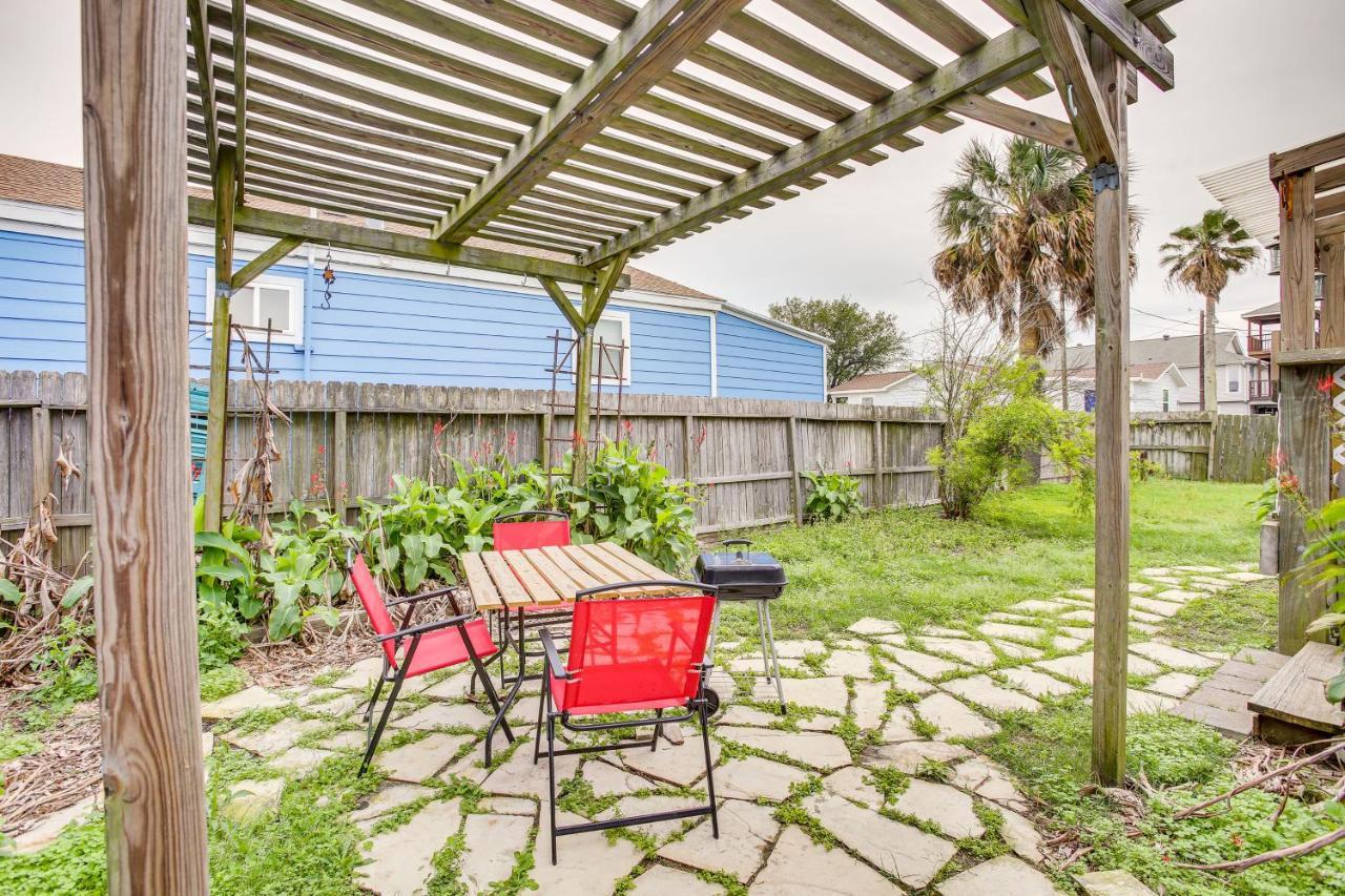 Galveston Cottage About 1 Mi To Beach Pet Friendly! Eksteriør billede